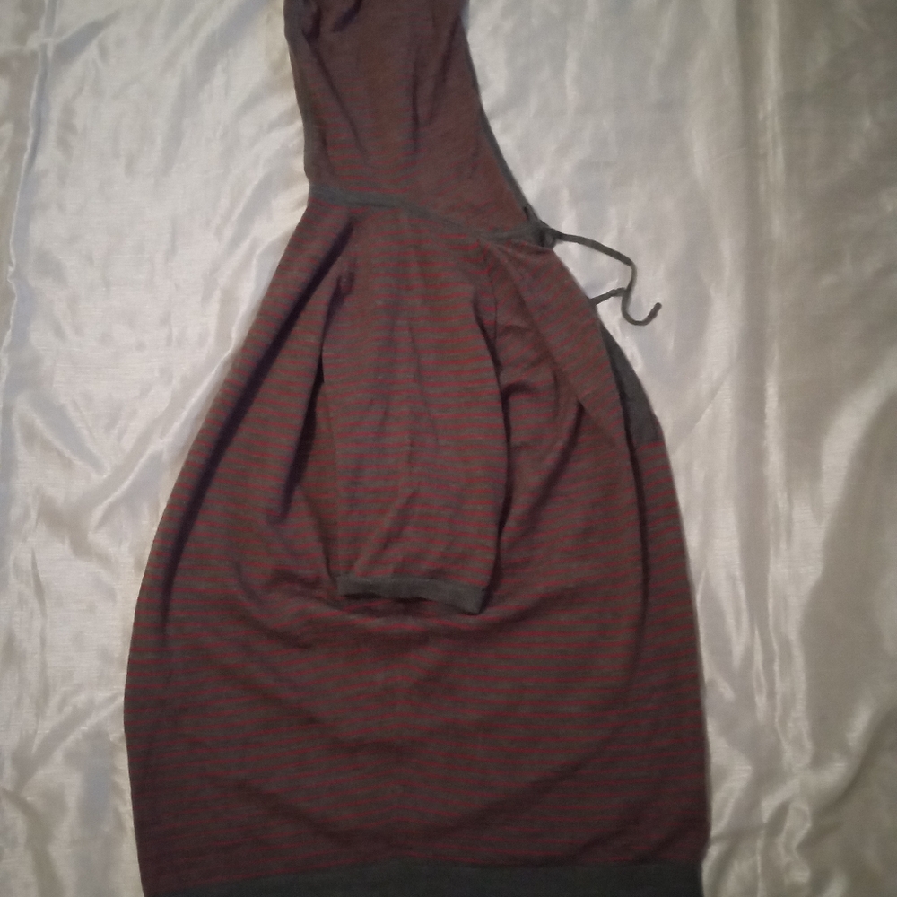Eileen Fisher. Burgundy and Charcoal Short Sleeve Hoodie SizePM - Picture 4 of 8